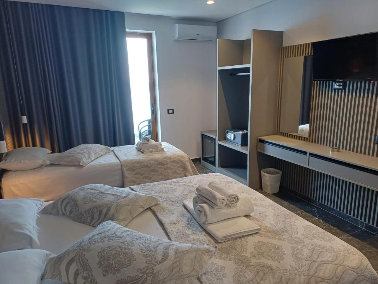 Blue Bay Hotel Saranda Kültér fotó