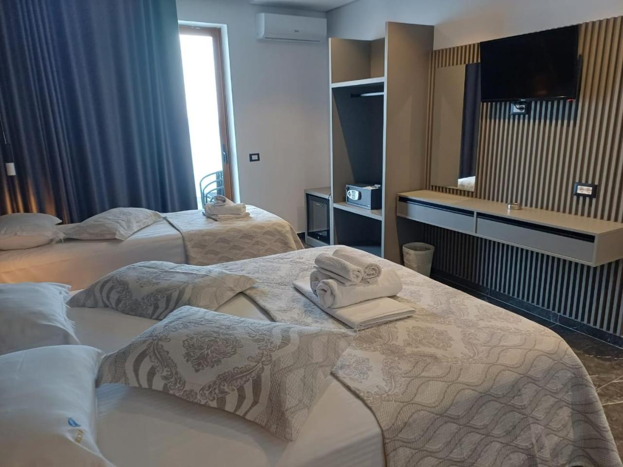 Blue Bay Hotel Saranda Kültér fotó